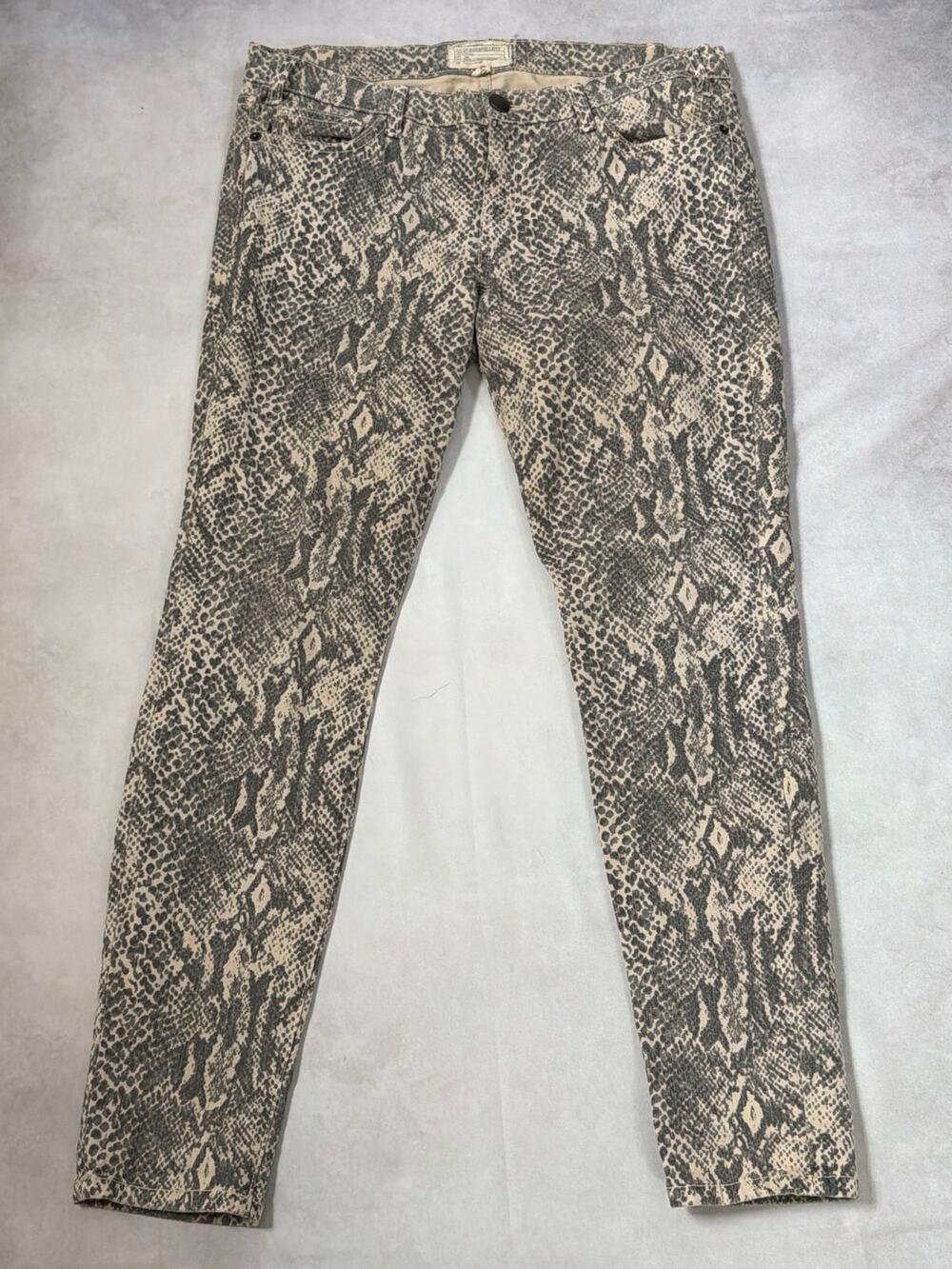 Current/Elliott The Ankle Skinny Jeans Gray Snake Print Canvas Size 30